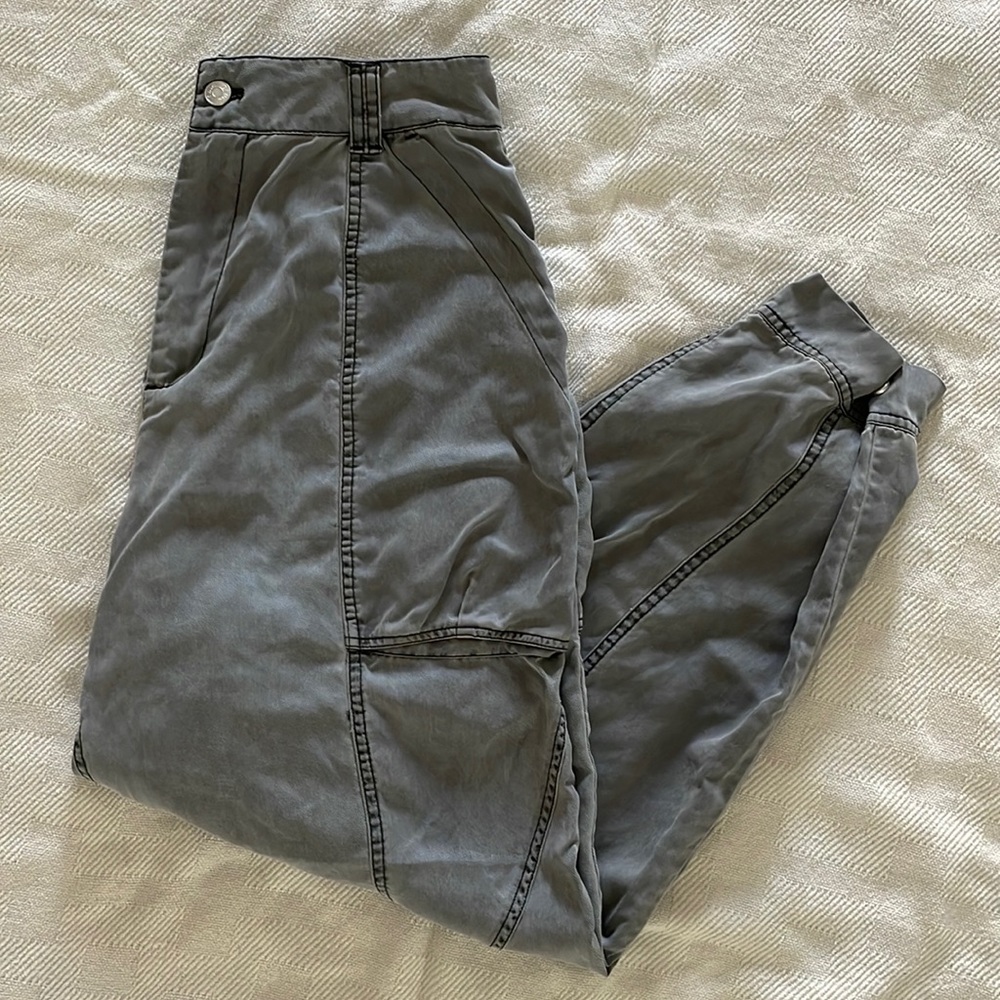 TWIK by Simons grey cargo pant joggers. NWOT. Size medium.